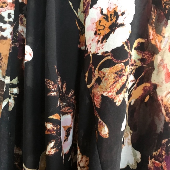 XHILARATION | Floral Kimono - Picture 2 of 4